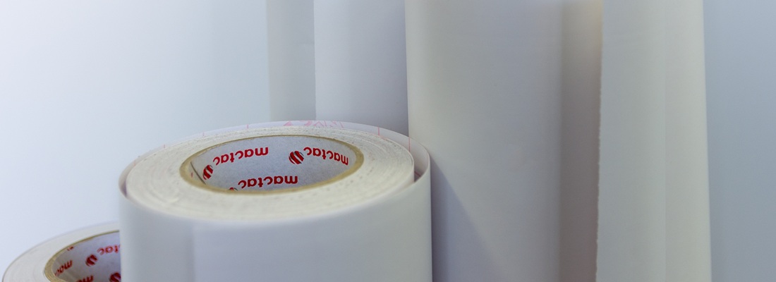 Rolle Milchglasfolie für präzise Zuschnitte in Hamburg