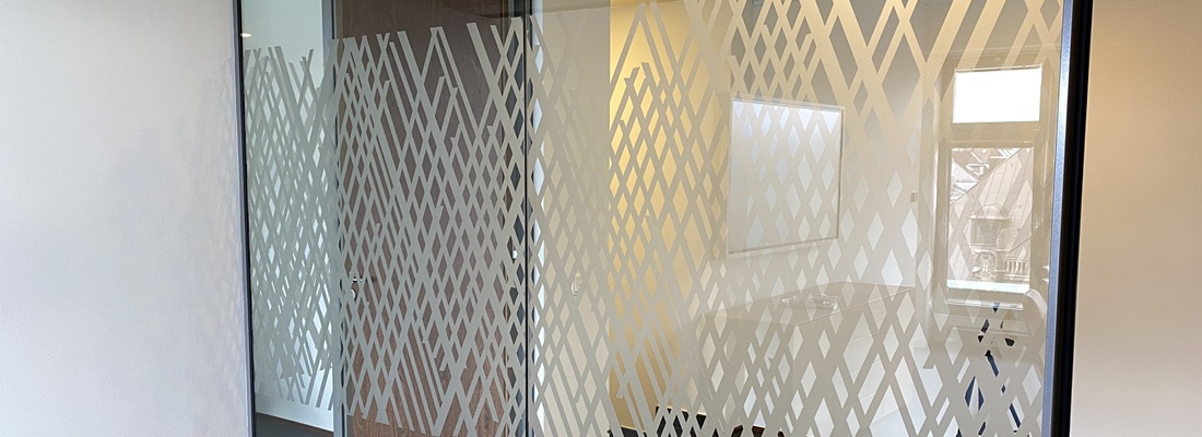 Strukturiertes Glas für dekorative Anwendungen in Geesthacht